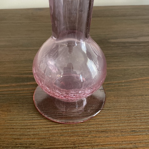 Vintage Hand Blown Pink Fluted Crackle Glass Vase 9.25"H Ruffled Edge. - Picture 4 of 6